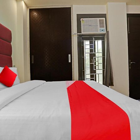 Hotel O Golden Key Inn Punjabi Bagh Nova Deli Exterior foto