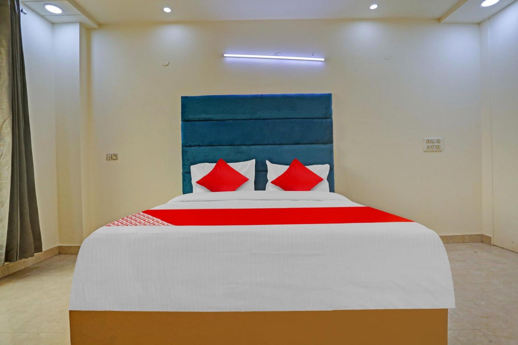 Hotel O Golden Key Inn Punjabi Bagh Nova Deli Exterior foto