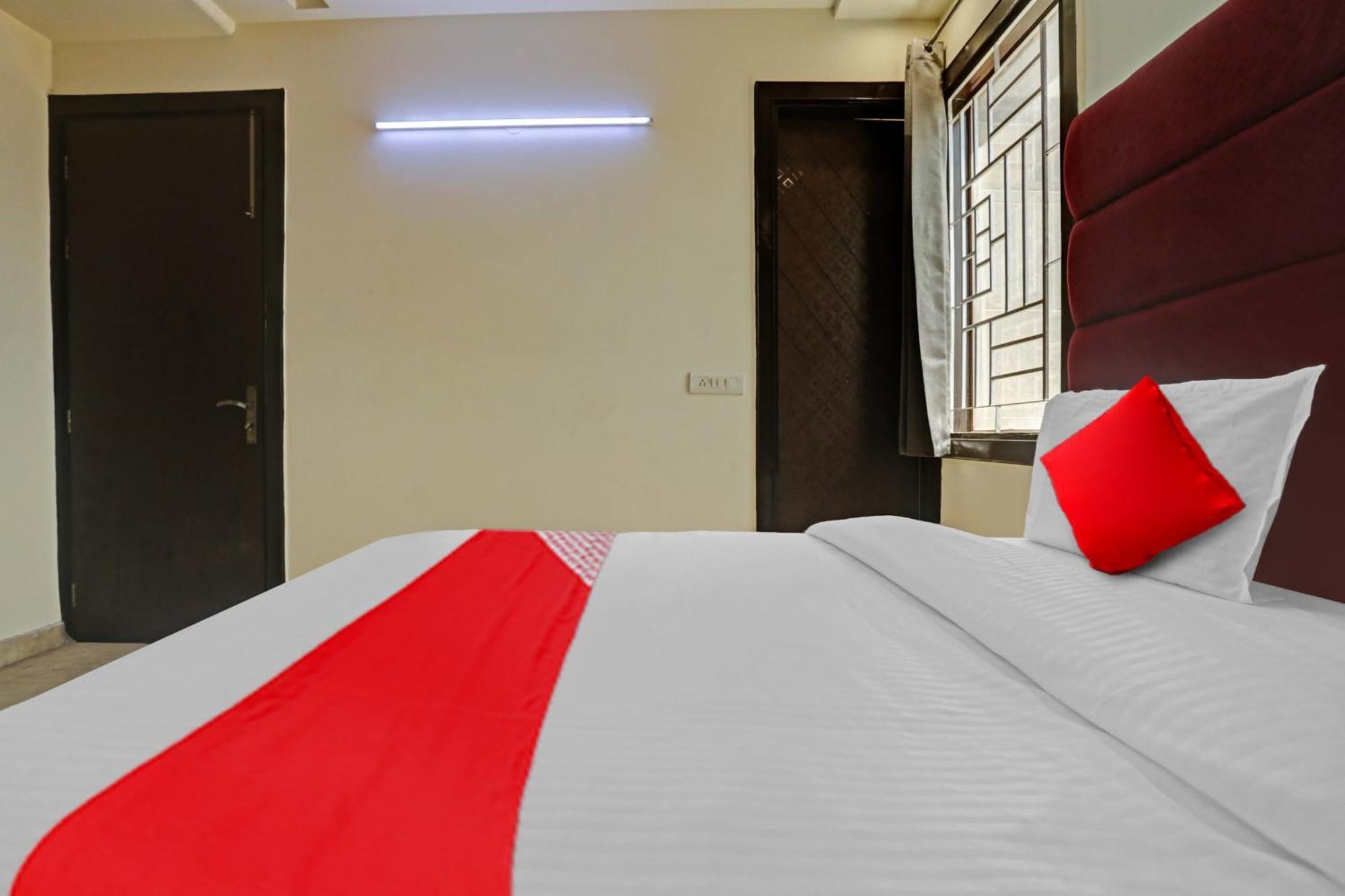 Hotel O Golden Key Inn Punjabi Bagh Nova Deli Exterior foto